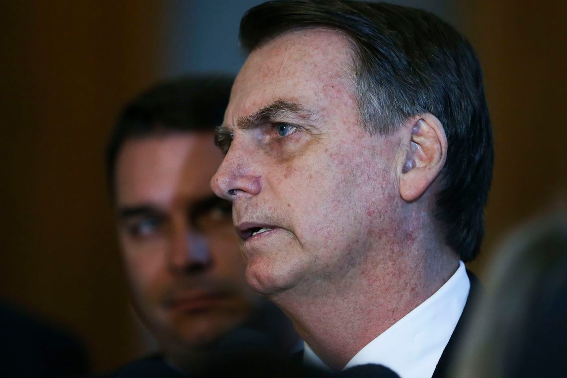 Bolsonaro negocia reforma da Previdência com parlamentares Bolsonaro negocia reforma da Previdência com parlamentares