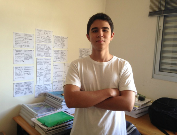 O estudante Guilherme Ishikawa Migueis, de Campo Grande, teve a terceira melhor nota do Enem (Exame Nacional do Ensino Médio) 2013 