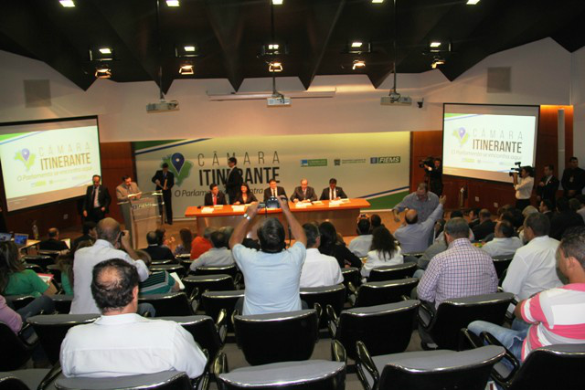 Nota de repúdio da Fetems à sessão itinerante da Câmara Federal em Campo Grande