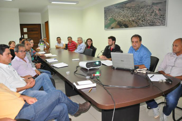 Atividades do Conselho da Cidade são debatidas em Amambai A reunião aconteceu na prefeitura municipal / Foto: Assessoria
