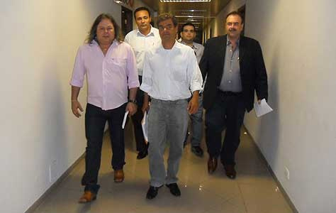 Após nova reunião, segue indefinida a realização de shows na Expogrande 2011