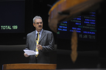 Geraldo Resende no plenário da Câmara dos Deputados.