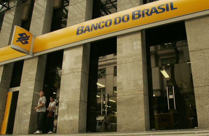 BB fará reestruturação, com fechamento de agências e incentivo à aposentadoria BB fará reestruturação, com fechamento de agências e incentivo à aposentadoria