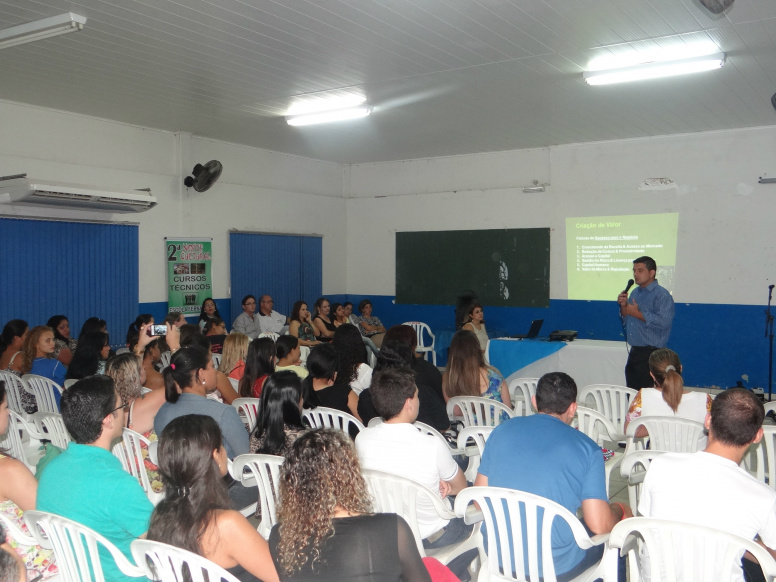 Palestra foi sobre empreendedorismo e sustentabilidade / Foto: Moreira Produções
