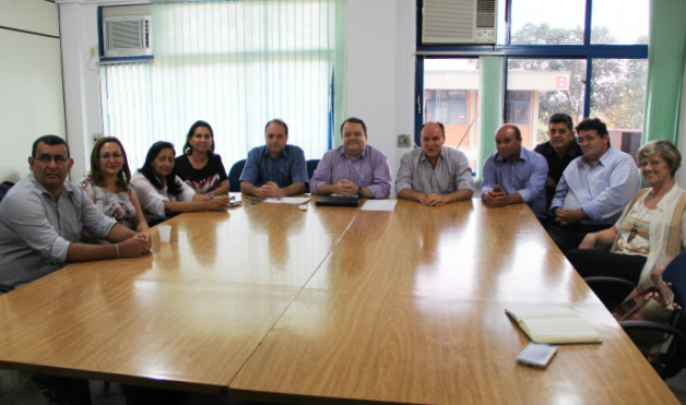 UEMS debate parcerias com prefeituras do interior de MS
