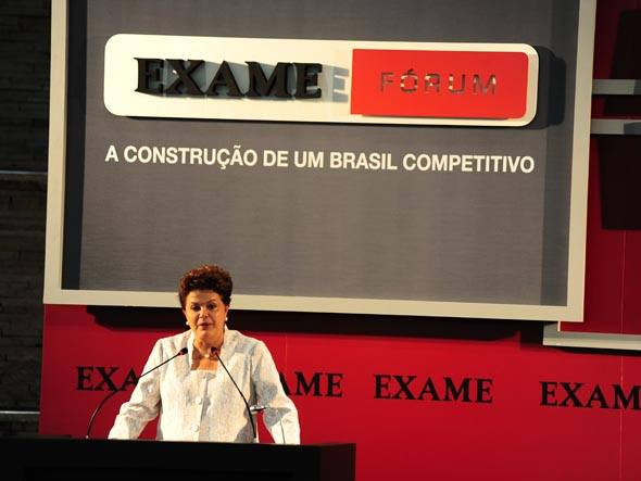 Dilma também vê na crise a oportunidade para queda dos juros no Brasil Dilma também vê na crise a oportunidade para queda dos juros no Brasil