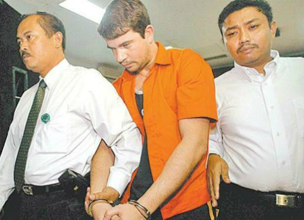 Brasileiro e mais oito presos são levados para local de execução na Indonésia