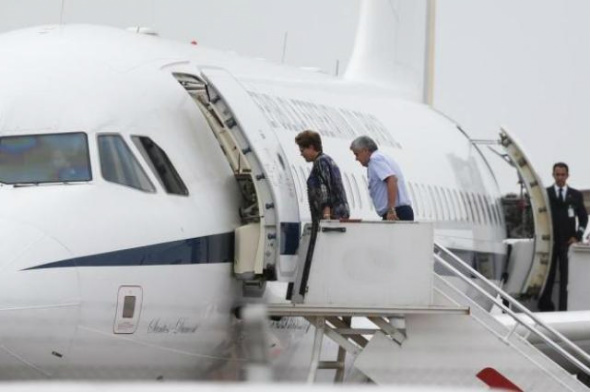 Dilma embarca para os Estados Unidos onde tem encontros com Obama e empresários A presidenta Dilma Rousseff viajou hoje (27) para uma visita oficial de cinco dias aos Estados Unidos / Foto: Divulgação