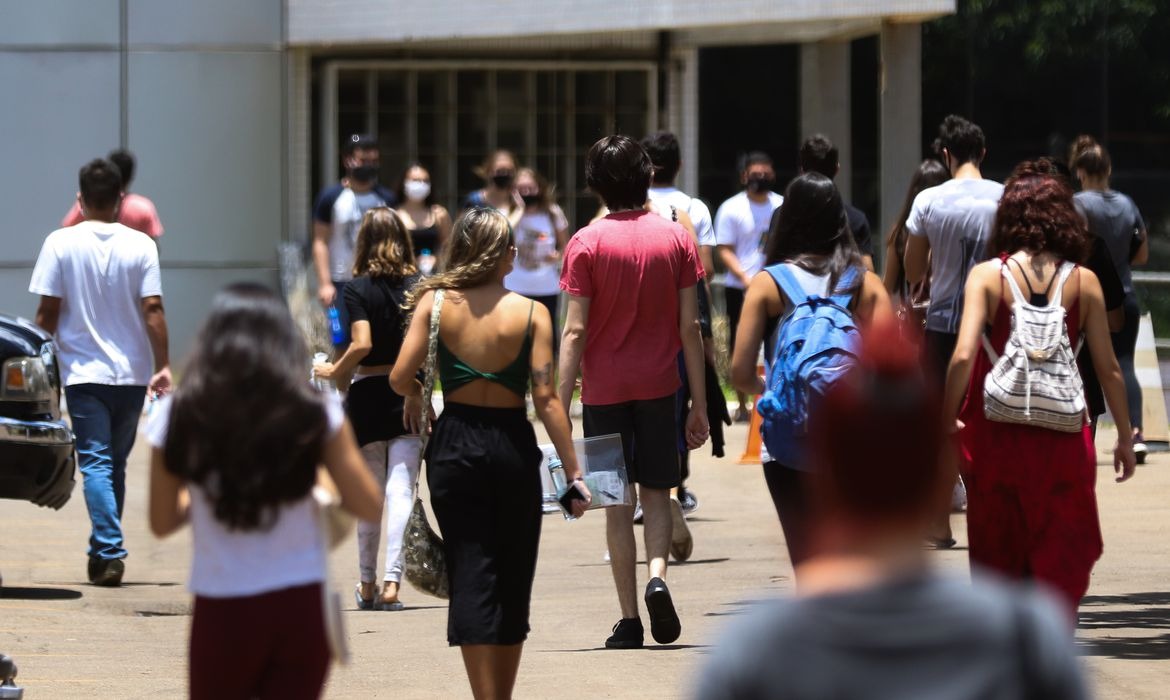 MEC diz que Enem está mantido apesar de exonerações no Inep MEC diz que Enem está mantido apesar de exonerações no Inep