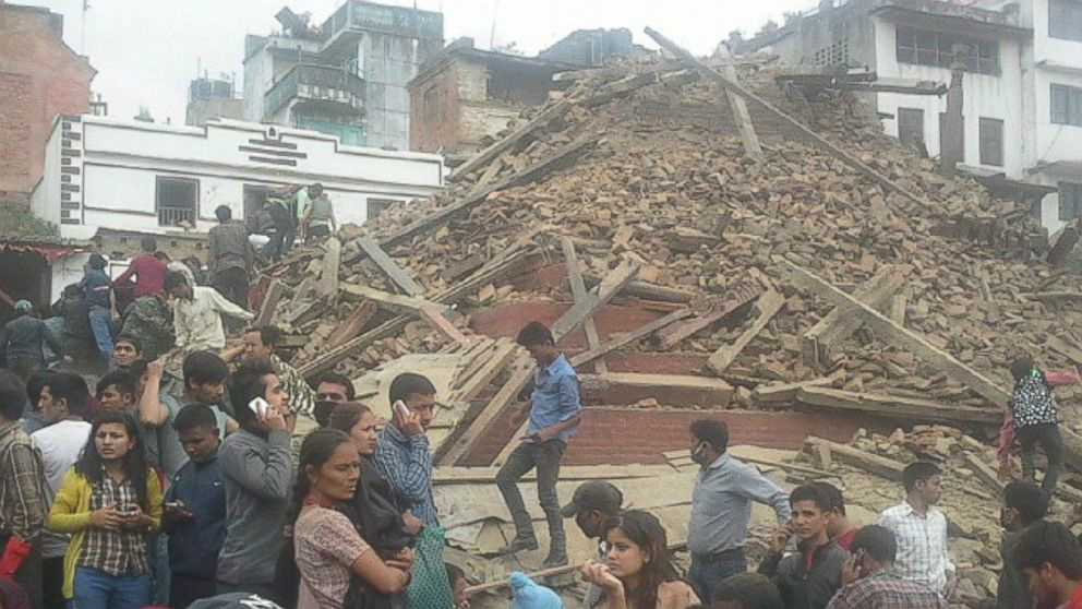 Nepal e Índia contam 1.196 mortes no terremoto