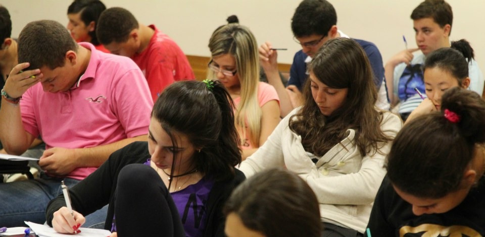 Os estudantes prejudicados no primeiro dia de prova poderão refazer no dia 11 de dezembro.