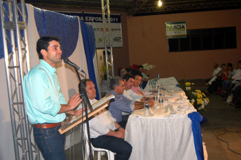 O presidente do Sindicato Rural de Amambai, Christiano Bortolotto, durante a abertura da Expobai 2011.