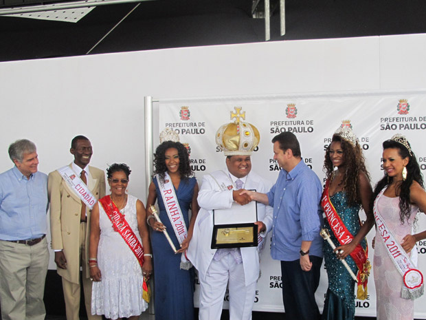 Kassab entrega chave de São Paulo à corte do Carnaval 2011 Kassab entrega chave de São Paulo à corte do Carnaval 2011