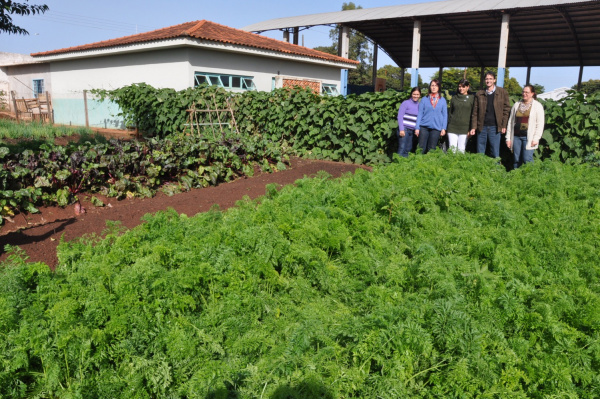Prefeito reuniu os primeiro produtores que participarão do projeto.