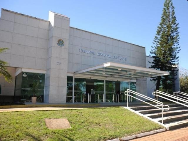 Em MS, 163 candidatos deixaram de prestar contas dentro do prazo Justiça Eleitoral continuará a receber contas, que poderão ser aprovadas com ressalvas; todos os eleitos no primeiro turno entregaram documentação.