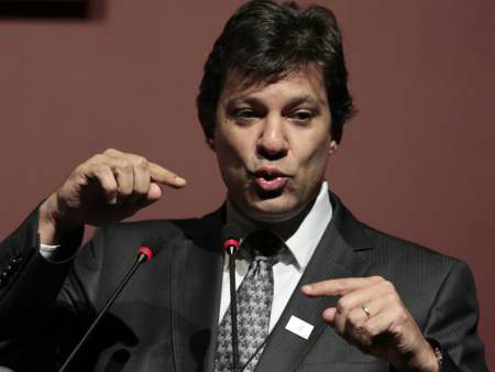 Haddad anuncia que serão gratuitos os mestrados e doutorados em educação Haddad anuncia que serão gratuitos os mestrados e doutorados em educação
