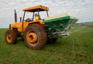 Campanha orienta agricultores sobre destinação de embalagens de agrotóxicos