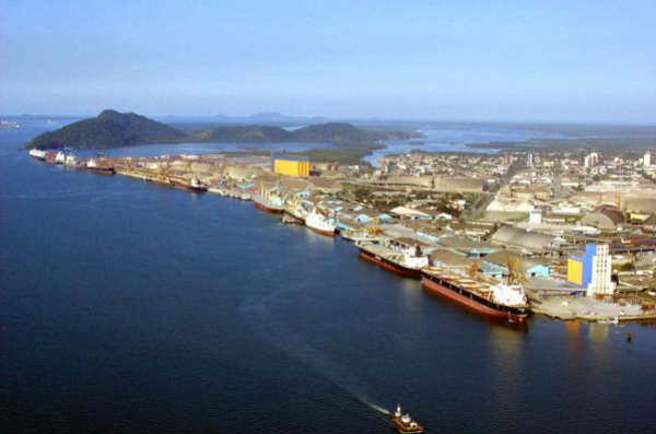 Petrobras faz nova descoberta de óleo na camada pré-sal