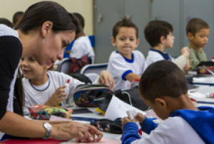 A CNM faz um alerta em relação aos valores anunciados, uma que vez que mais recursos federais para a educação infantil é antiga reivindicação do movimento