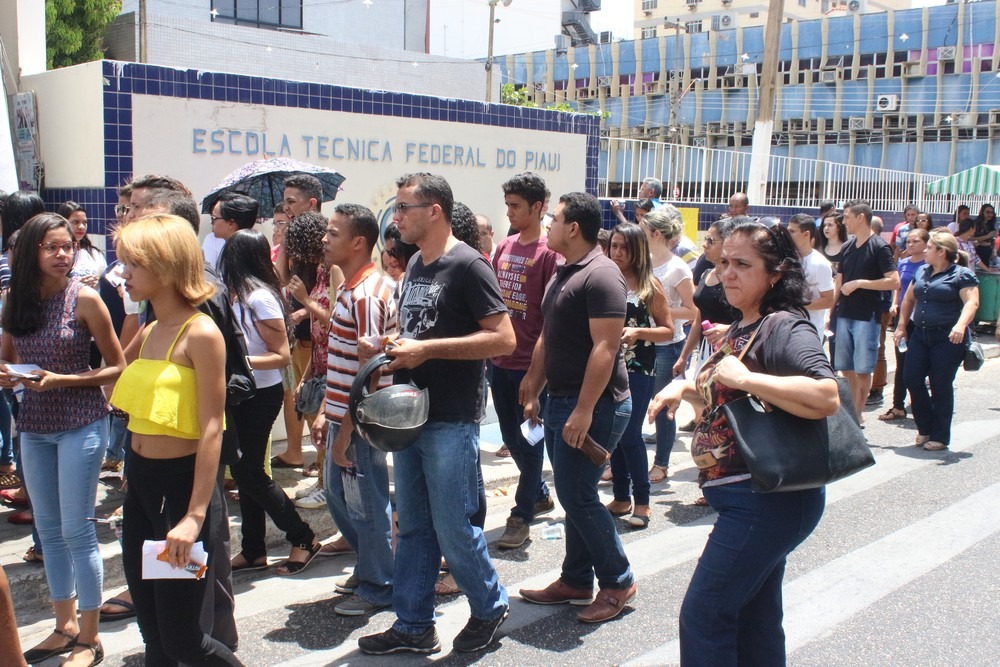 Enem tem 66 eliminados e 29,2% de ausentes no segundo dia de provas