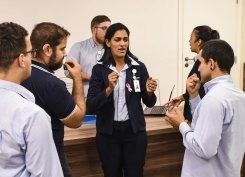 Com aulas práticas e teóricas colaboradores têm contato com a cultura dos surdos / Foto: Divulgação/Hospital Cassems de Campo Grande