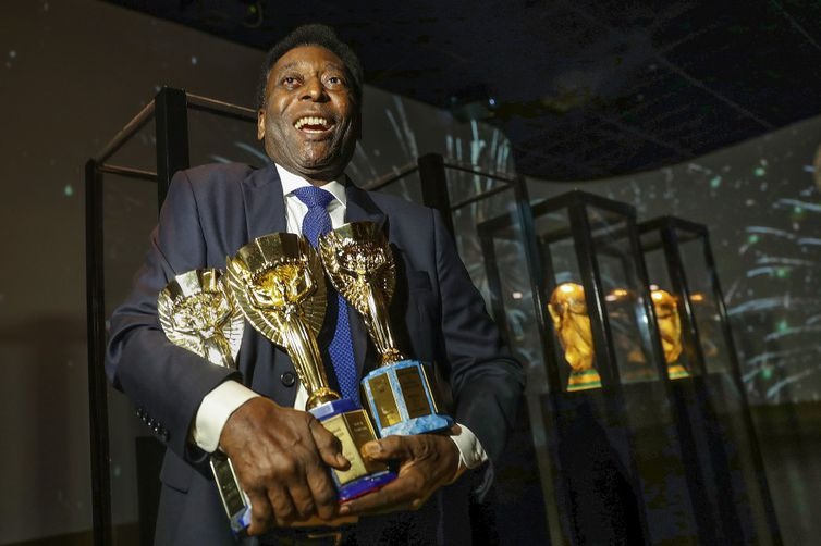 Pelé representou “o talento absoluto do futebol brasileiro” Pelé é o único jogador de futebol a conquistar três edições de Copa do Mundo - Direitos reservados/Divulgação CBF.