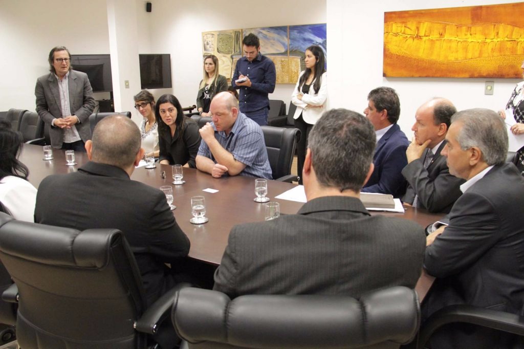 Estudantes e pesquisadores terão como objetos de estudos os povos Kadiwéu, Terena e Kinikinau.