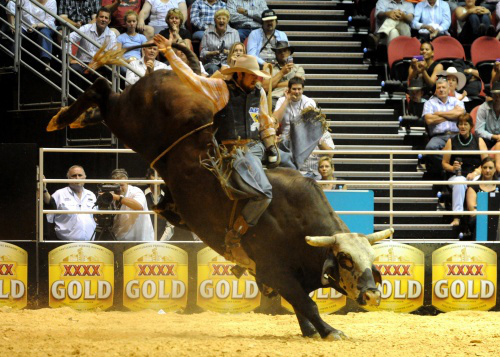 Entre os participantes, são esperadas presenças de peões amambaienses, que representarão com categoria o publico local, além de peões de todo o Mato Grosso do Sul.