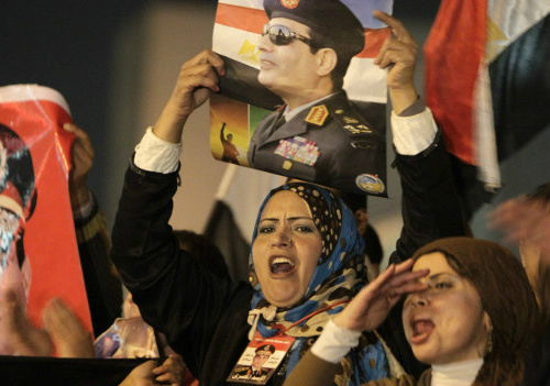 Após ser símbolo de protestos, Praça Tahrir reflete volta dos militares ao poder