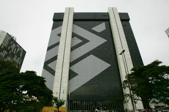 BB faz as malas para São Paulo e irrita Dilma BB faz as malas para São Paulo e irrita Dilma