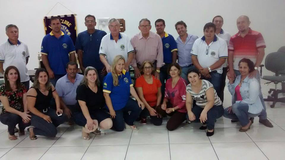 Lions Club de Amambai é sinônimo de solidariedade Sócios leoninos de Amambai / Foto: Arquivo do clube