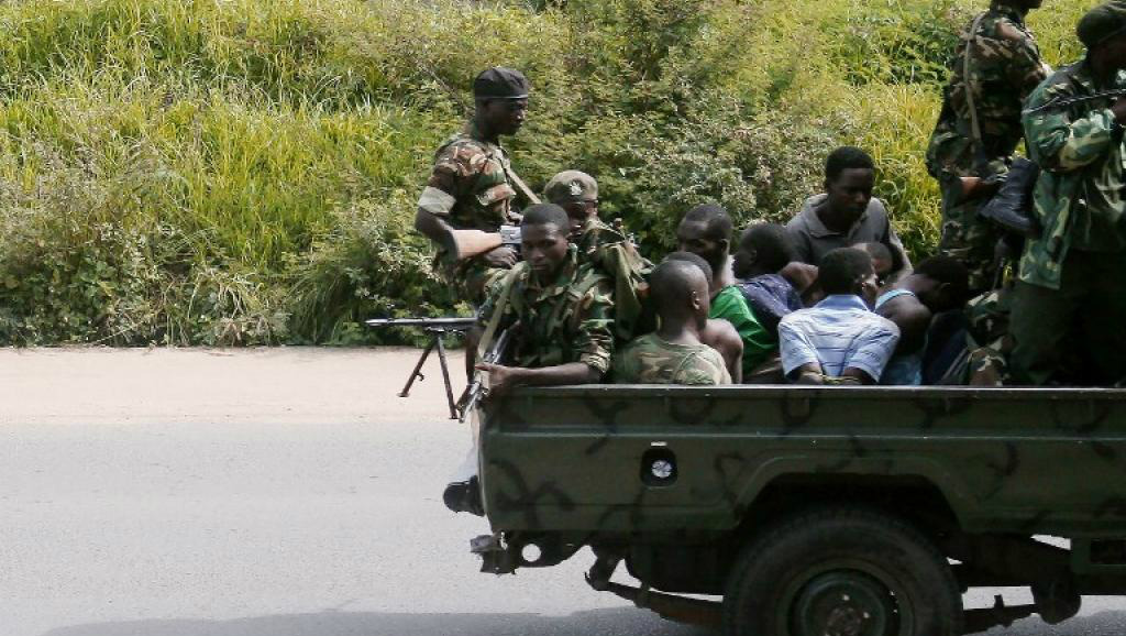 Pelo menos 87 mortes em confrontos no Burundi No Burundi, pelo menos 87 pessoas morreram em confrontos esta noite nas ruas de Bujumbura, descreveu o exercito do Burundi à agência France-Presse.