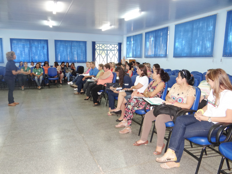 Detran, Cetran, Detrat e secretaria de Educação realizam programação em Amambai Uma palestra para professores, coordenadores e diretores também foi realizada / Foto: Moreira Produções