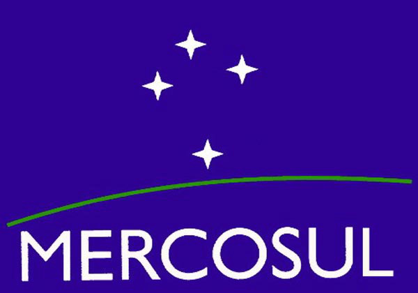 Brasil deve rever política externa e dependência do Mercosul, diz Ferraço Ricardo Ferraço teme que o Brasil fique isolado com o Mercosul, enquanto outros países e regiões ampliam e intensificam seus acordos comerciais