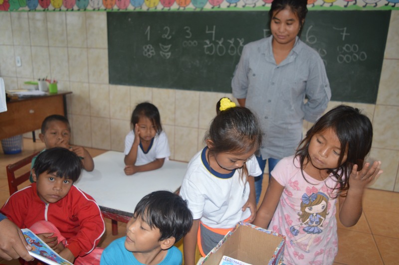 Os alunos tem acesso aos conteúdos de uma escolar regular / Foto: Moreira Produções