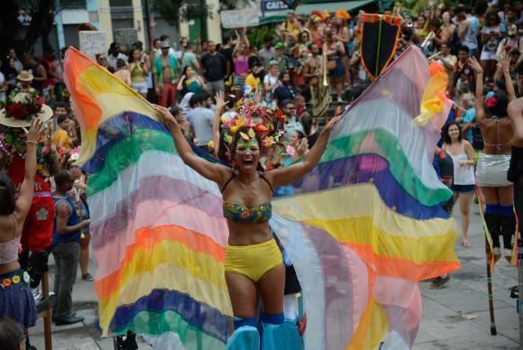 Blocos carnavalescos tocam na abertura do carnaval não oficial no centro do Rio de JaneiroFernando Frazão/Agência Brasil