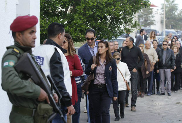 Tunísia faz eleições presidenciais após revolução