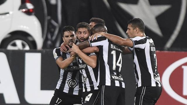 Botafogo encara sequência difícil no Brasileirão Botafogo encara sequência difícil no Brasileirão