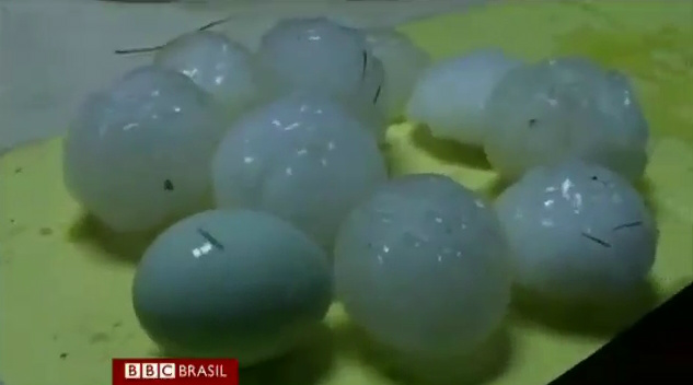 Tempestade com 'ovos' de gelo causa devastação na China