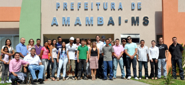 Aprovados no Concurso Público tomam posse em Amambai Novos servidores municipais tomaram posse em Amambai.