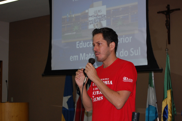 O presidente da Aduems e professor do curso de enfermagem da UEMS em Dourados, Wilson Brum Trindade Junior.