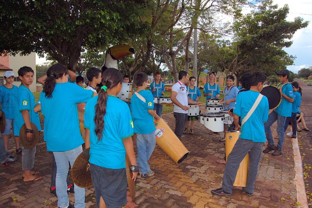 Alunos do projeto Banda Mirim durante instrução do Cabo Ederneis, do 17º RC Mec. Foto: Moreira Produções.