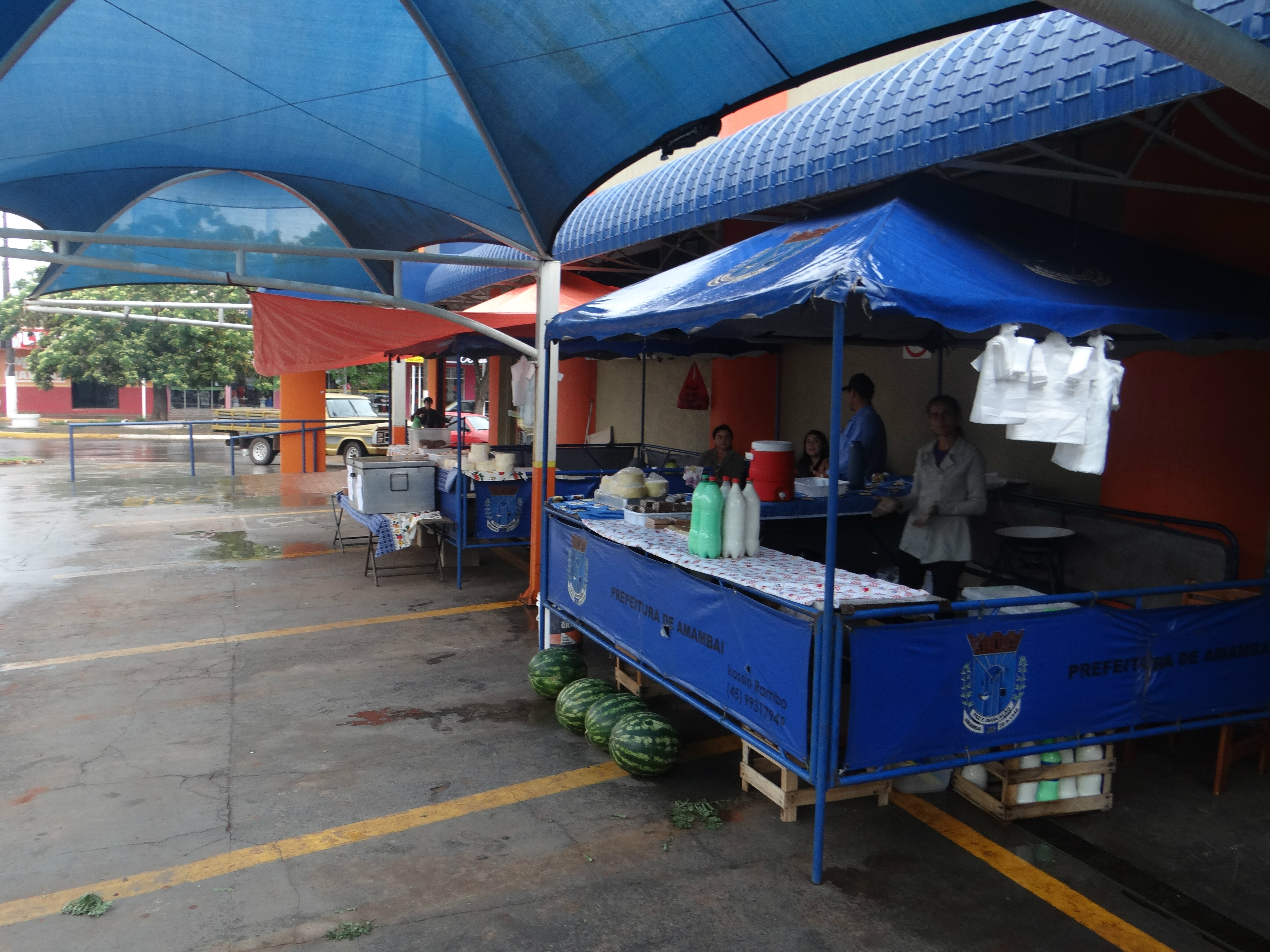 A Feira do Produtor está funcionado todos os domingos no estacionamento do Supermercado Sol; o número de feirantes varia entre cinco e oito pequenos produtores.