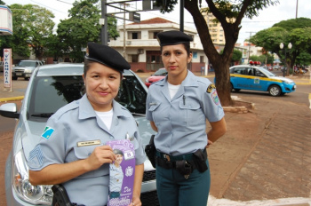 As policiais militares sargento Nélida (E) e soldado Paula.