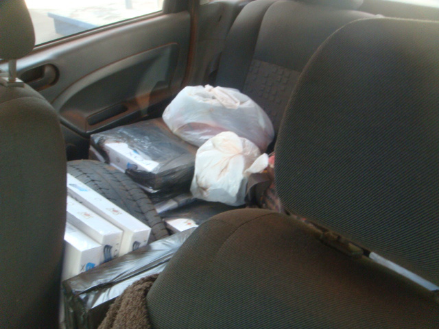 PMA apreende dois veículos carregados de cigarros contrabandeados do Paraguai