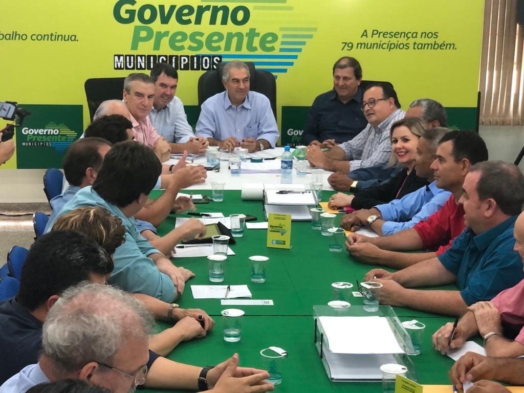Governador confirma a construção do minianel em Amambai Governador confirma a construção do minianel em Amambai