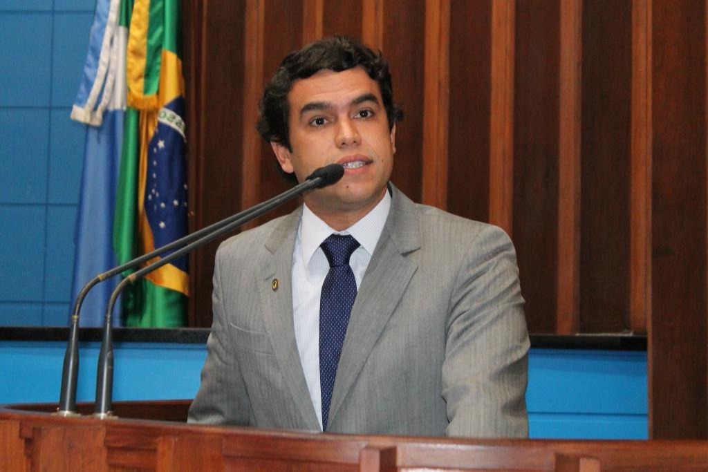 Beto Pereira comemora liberação dos recursos para creches de Amambai