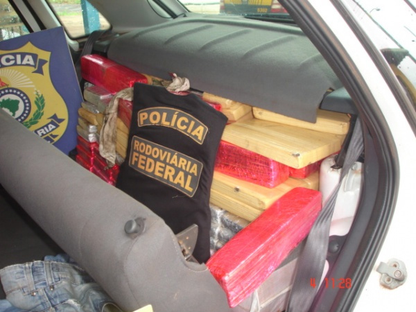 PRF apreende 400 kg de maconha em Ponta Porã