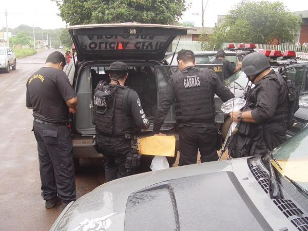 Polícia fecha 11 bocas de pó em um dia em Dourados