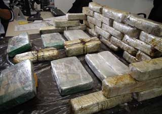 Polícia prende casal com 20 quilos de cocaína pura em Santa Catarina